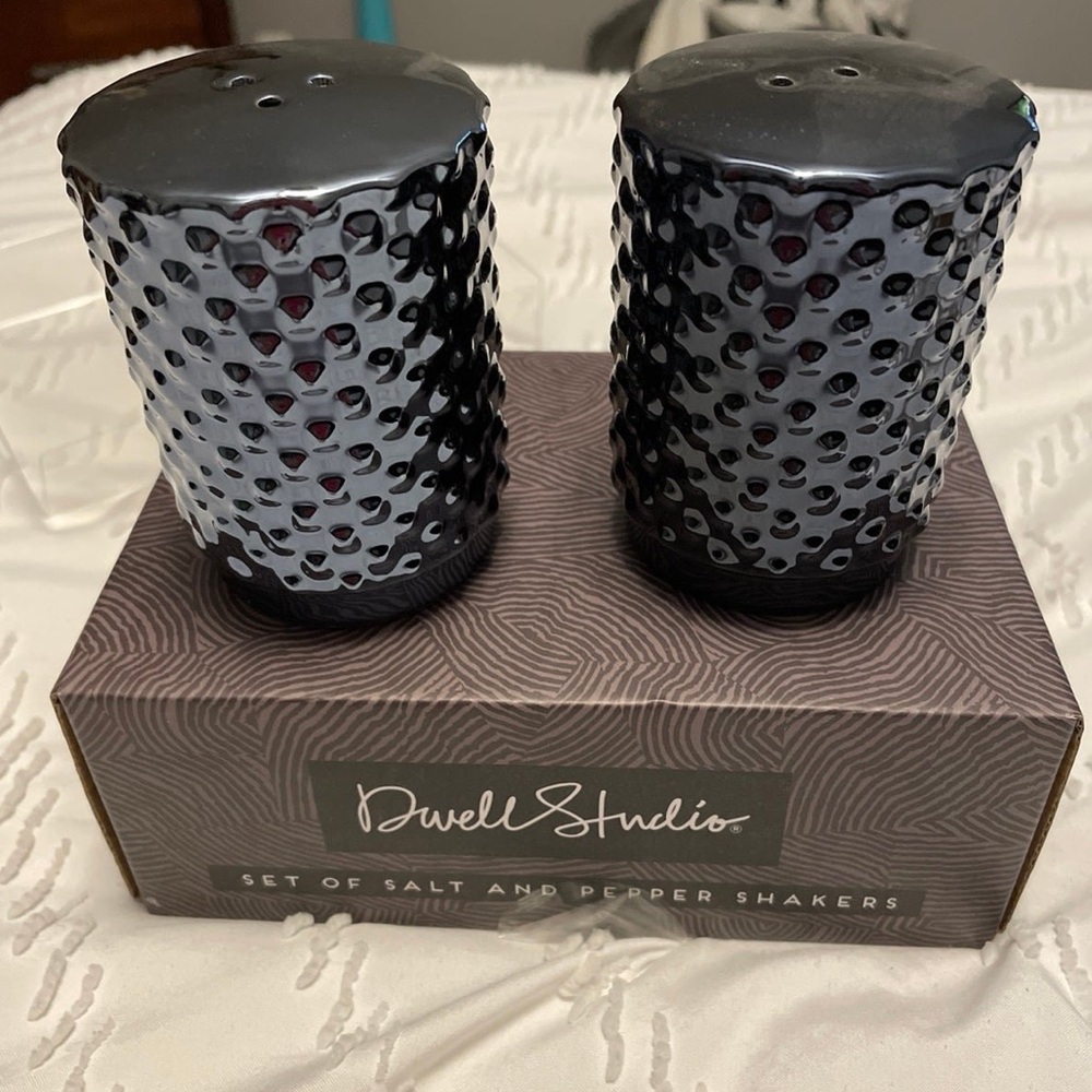 Trendy beaded glass  salt and pepper shakers